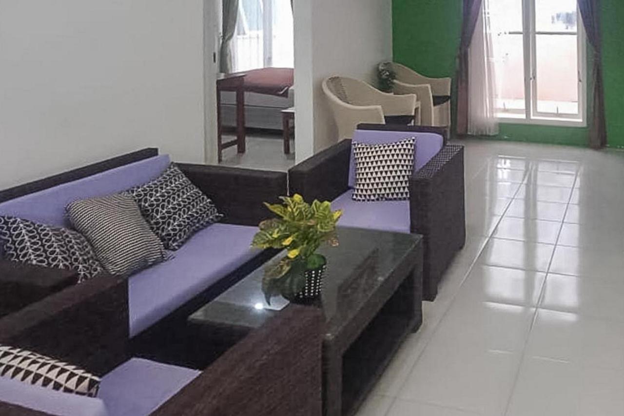 Syafa Homestay Syariah Mitra Reddoorz Tuban  Exterior foto
